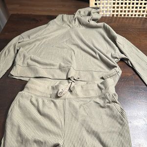 Green set of half hoodie and sweatpants
